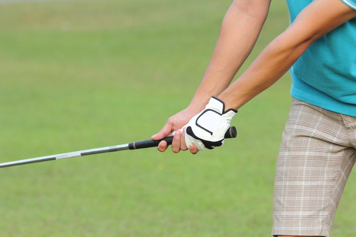 Interlocking Putter Grip (Does It Help Your Putting Stroke?)