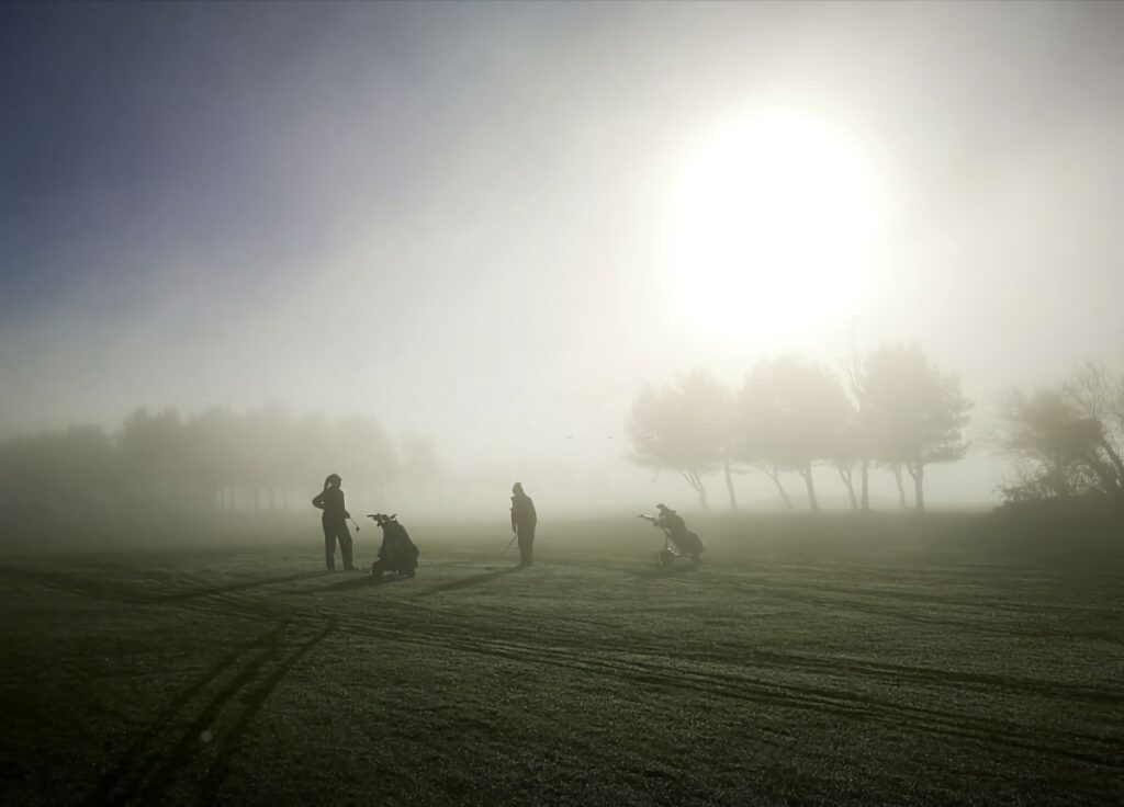 how to keep hands warm while golfing