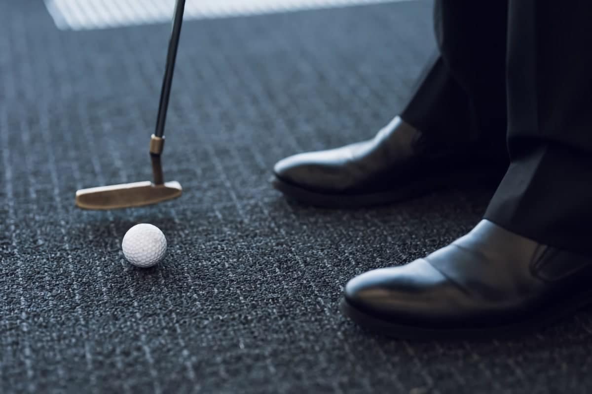 Can You Practice Putting on Carpet? (Explained)