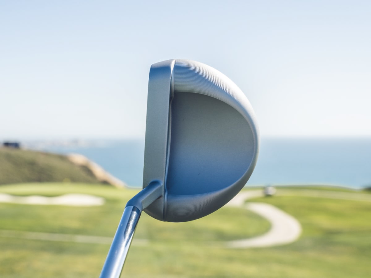 Can a Slant Neck Putter Help Your Putting Stroke?
